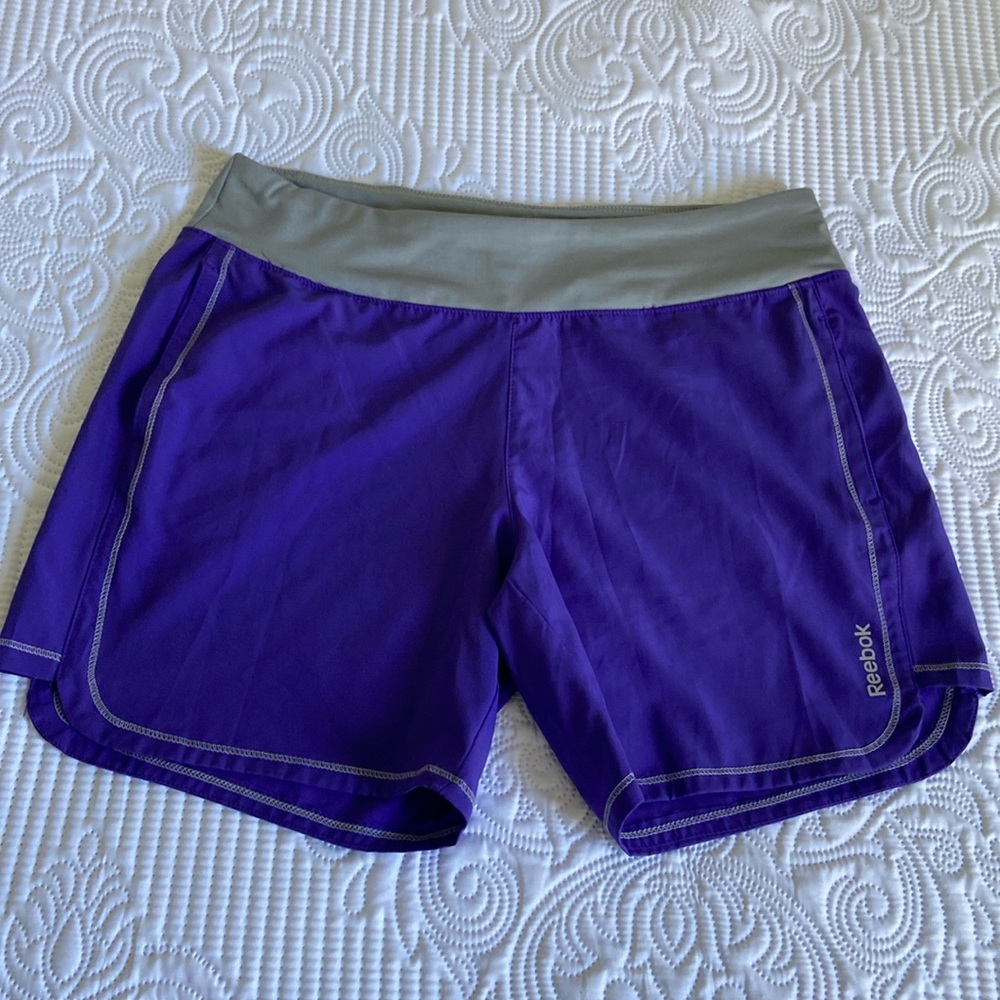 Reebok shorts Size Medium